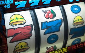 Bàn baccarat trực tiếp với dealer chuyên nghiệp trên shbe Live Casino